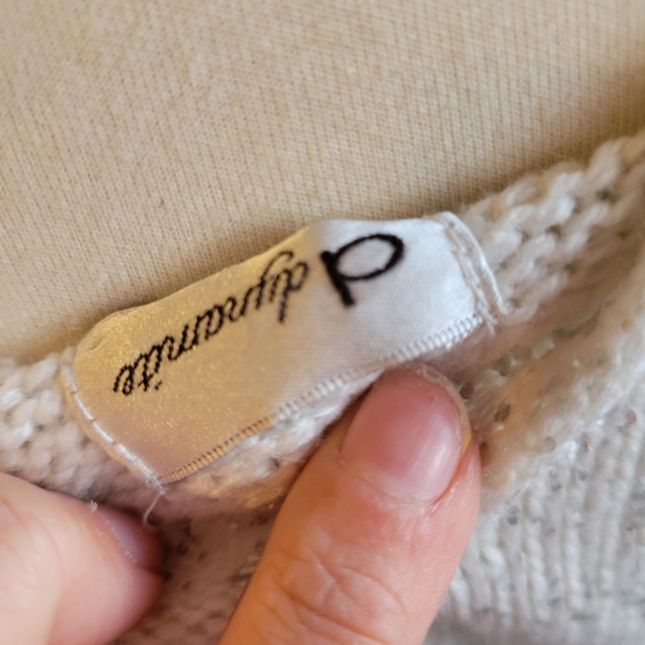 Silver speckled cable-knit v-neck sweater, Dynamite sz small - Picture 4 of 8